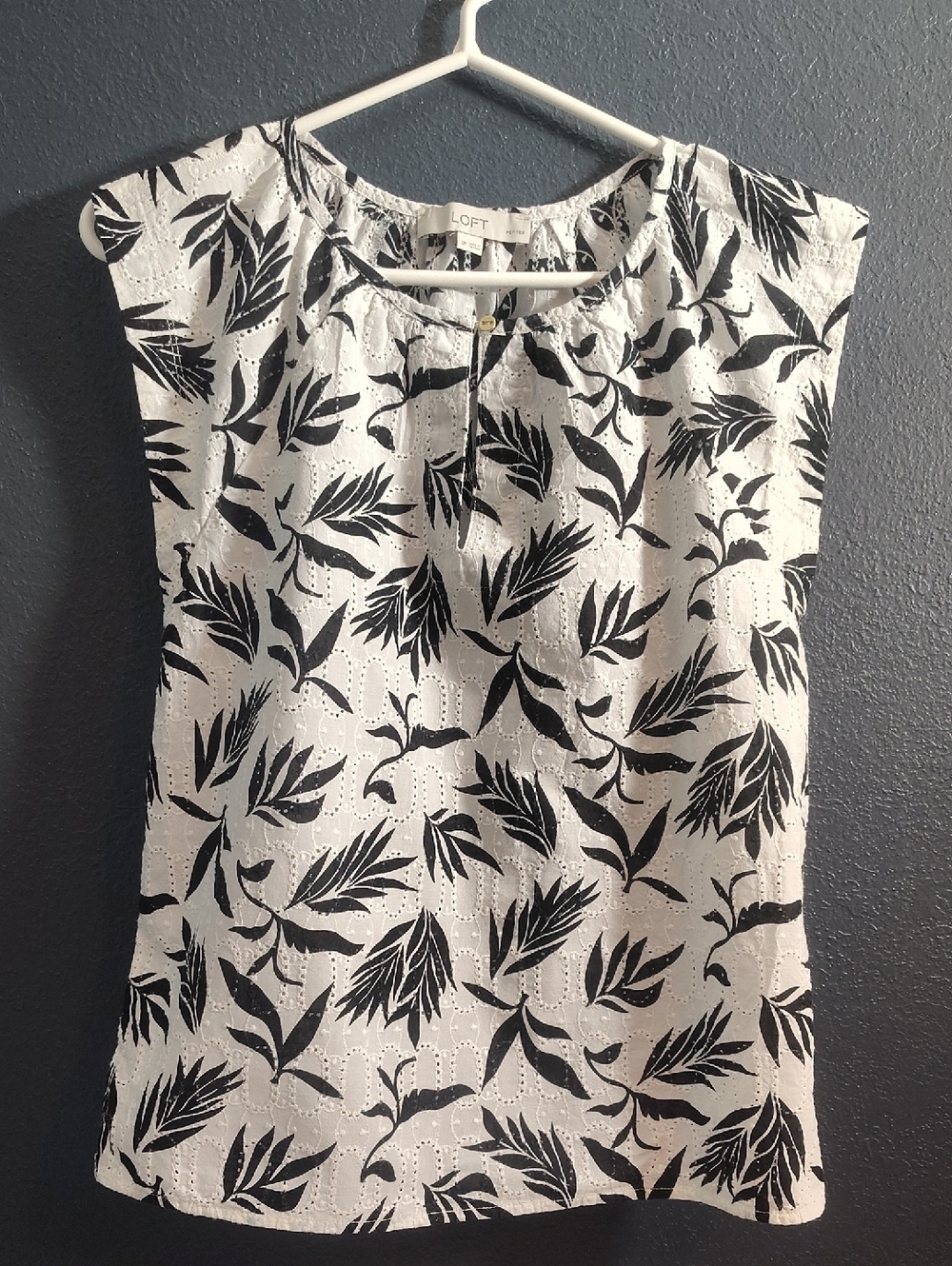 LOFT White and Black Palm Leaf-Print Eyelet Cap Sleeve Cotton Tropical Top